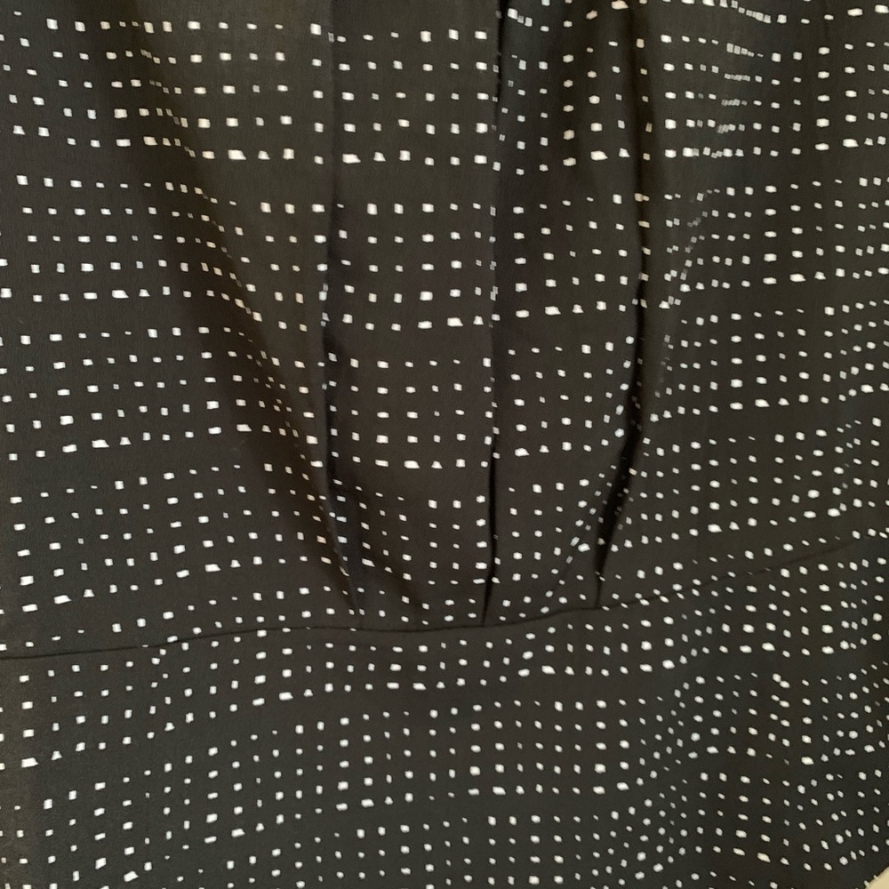Top. - Picture 4 of 4